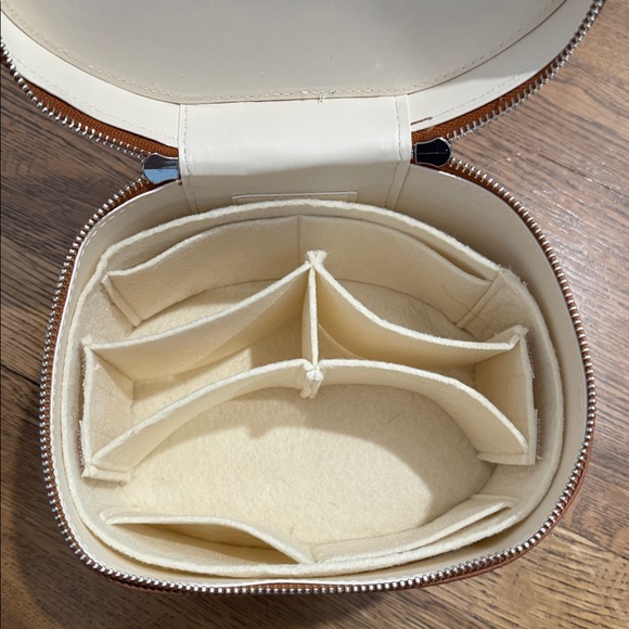 Saie The Vanity Case, NWOT - Picture 5 of 6